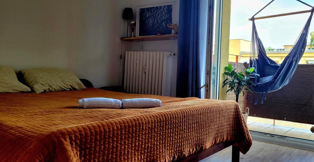 Czesnikowska Na Targi Stadion Mtp Apartment *